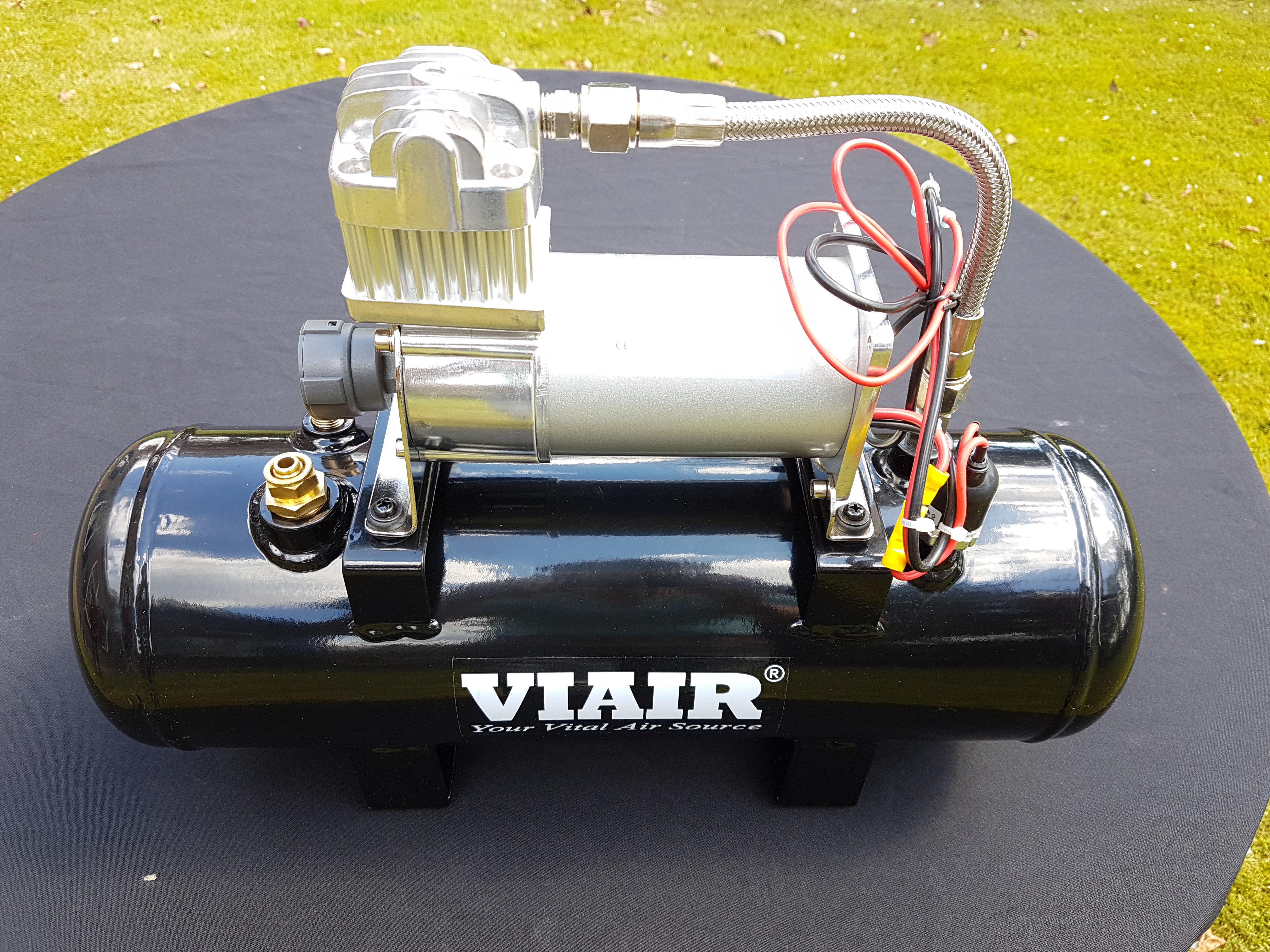 12V Viair compressor + tank 150 Psi Train Horns Nederland