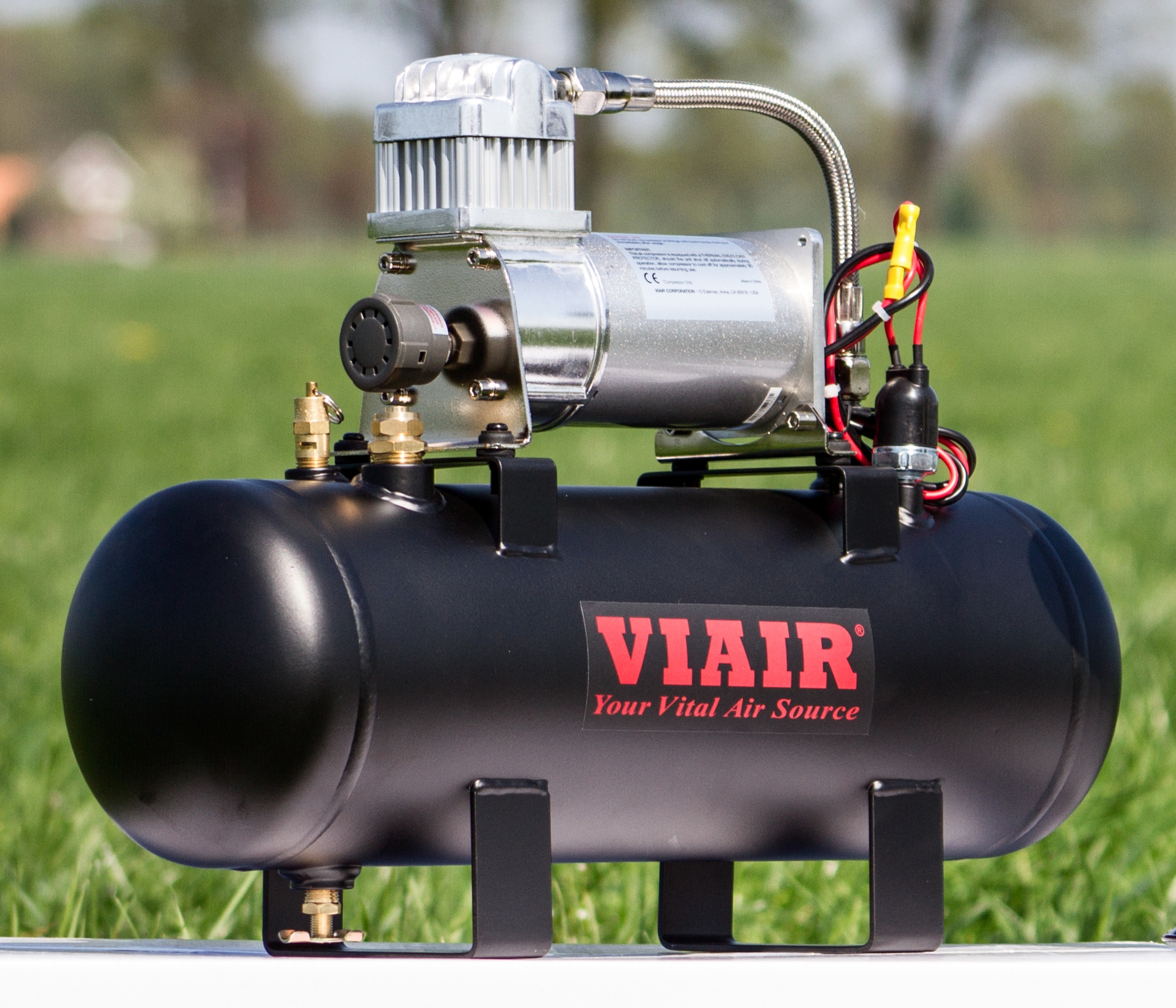 12V Viair compressor + tank 150 Psi Train Horns Nederland